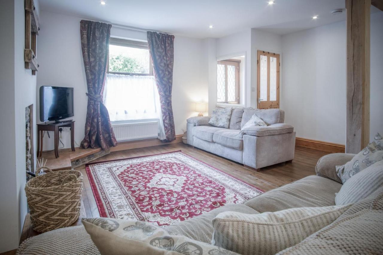 Church Terrace - 3 Bedroom Cottage - ซอนเดอร์สฟุต ภายนอก รูปภาพ